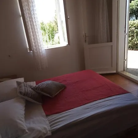 Suha Punta - Crnic Apartment