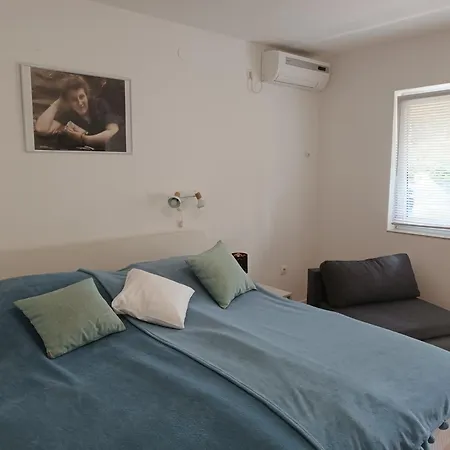 Suha Punta - Crnic Apartment